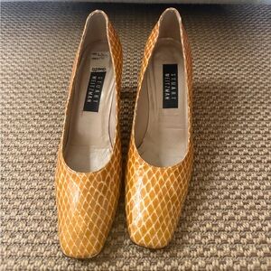 Stuart Weitzman Women's Gold Snake Skin Heels